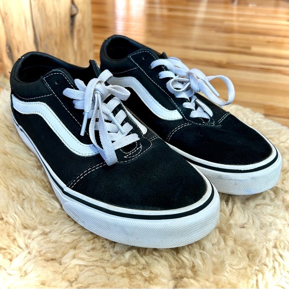 Vans Old Skool skate shoes size 7.5 - Picture 1 of 8